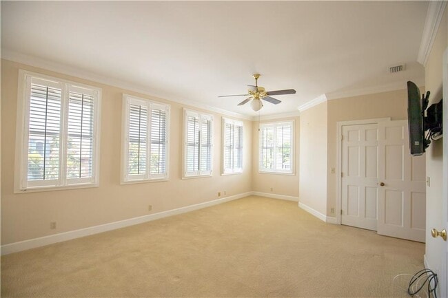 Building Photo - 105 Strachan Ln