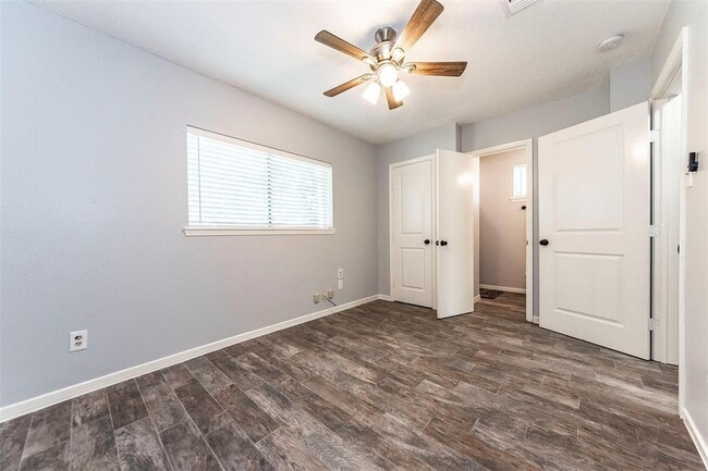 Building Photo - 405 Bellmar Ln