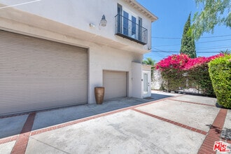 Building Photo - 1239 S Orange Dr