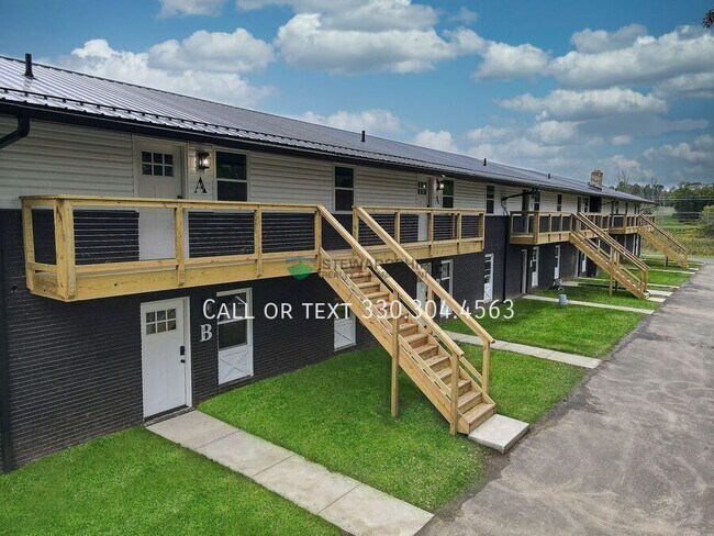 Building Photo - 5025 Massillon Rd