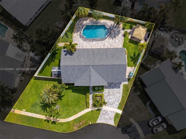 Building Photo - 8695 SW 51st Pl