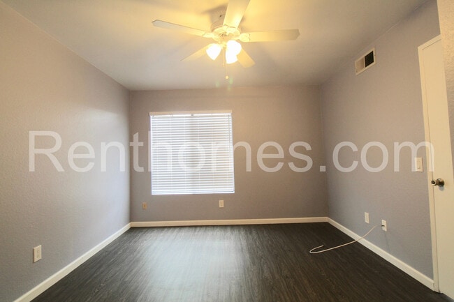 Building Photo - 13059 Wimberly Square