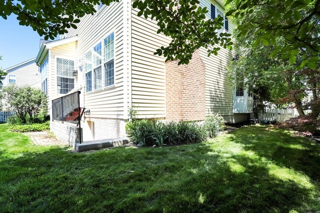 Building Photo - 42985 Chesterton St