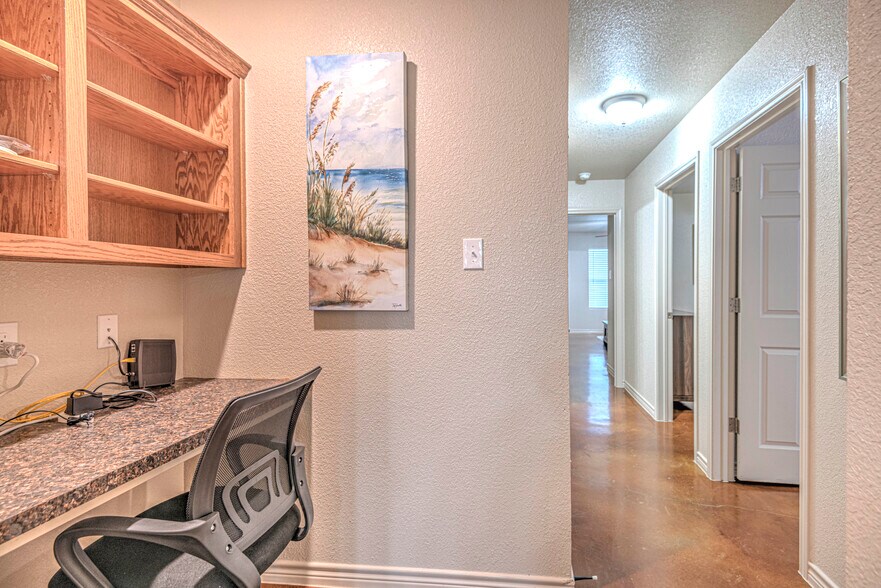 Building Photo - 1607 Powder River Dr APT B