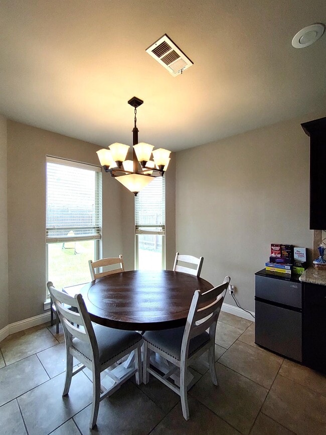 Building Photo - 6790 Woodridge Drive