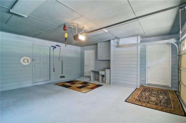 Building Photo - 6428 Paradise Point Rd
