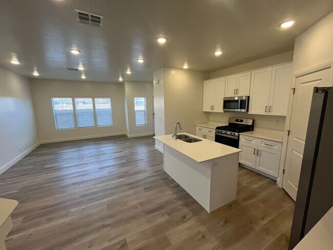 Building Photo - Azalea Beauty!