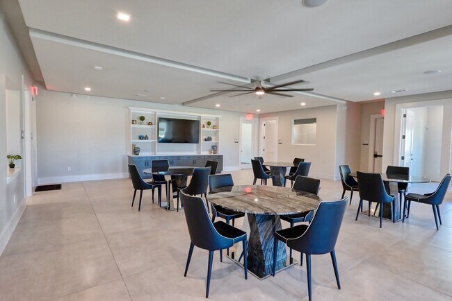 Building Photo - Reserve at San Marcos