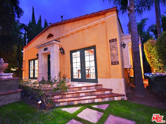 Building Photo - 1847 E Del Mar Blvd