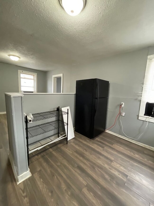 Building Photo - 215 E Copley Ave