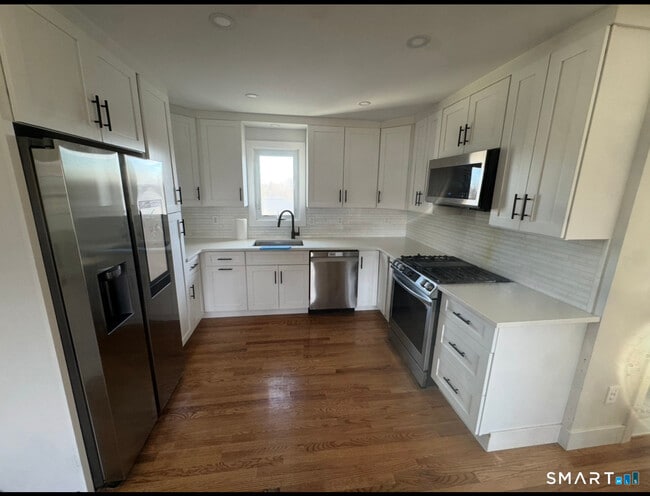 Building Photo - 35 Knapps Hwy