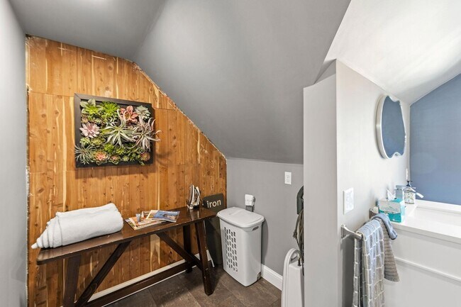 Building Photo - 2707 Garfield Ave