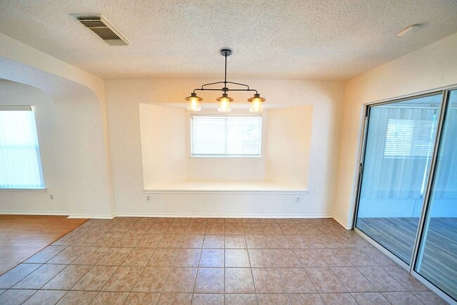 Building Photo - Charming 3-Bedroom Home in Ashley Place - ...