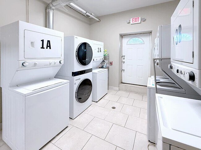 Building Photo - 381 Communipaw Ave