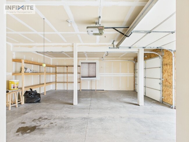 Building Photo - Move In Ready 3 Bedroom!