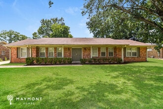 Building Photo - 620 Sandhurst Dr