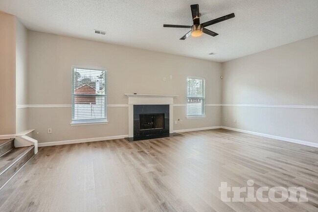 Building Photo - 712 Walton Dr