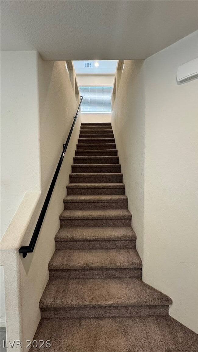 Building Photo - 5035 Lakewood Creek Ave