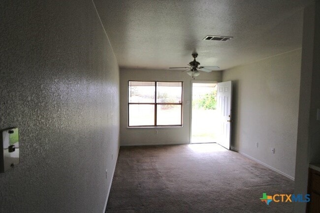 Building Photo - 704 N 4th St