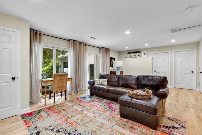 Building Photo - 7093 S Section Line Rd