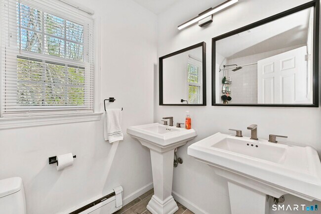 Building Photo - 163 MacGregor Dr