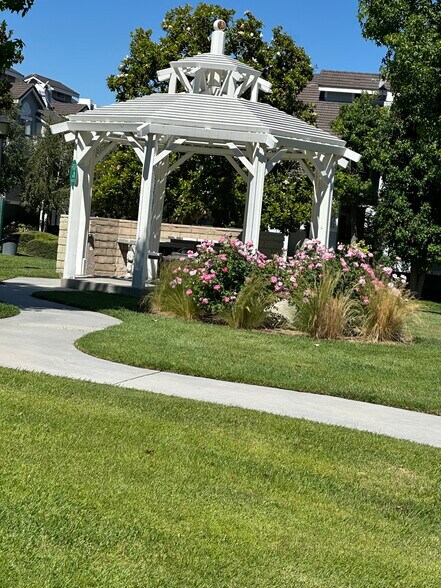 gazebo - 26864 Claudette St