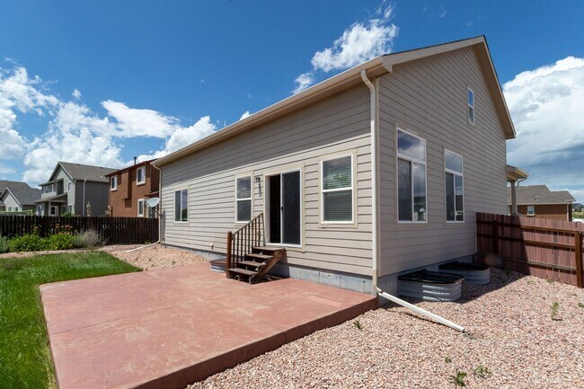 Building Photo - Spacious 5-Bedroom Home with Finished Base...