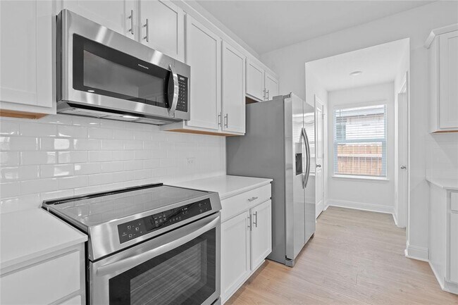 Building Photo - 129 Bruin Paw Dr