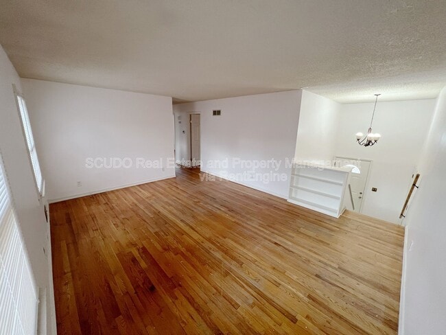 Building Photo - 7715 W 96th Terrace