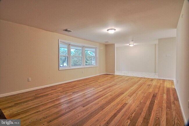 Building Photo - 1490 Chestnut Hill Rd