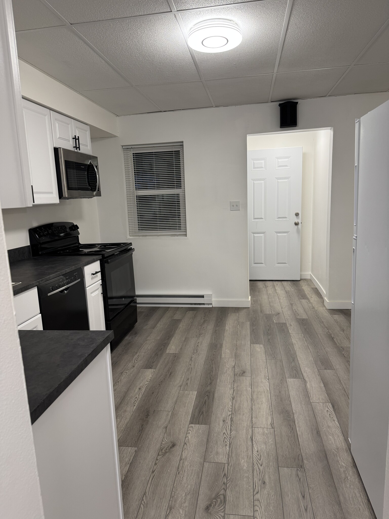 Building Photo - 516 8th St S