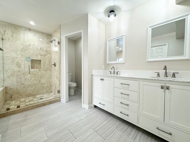 Building Photo - 68745 Tachevah Dr