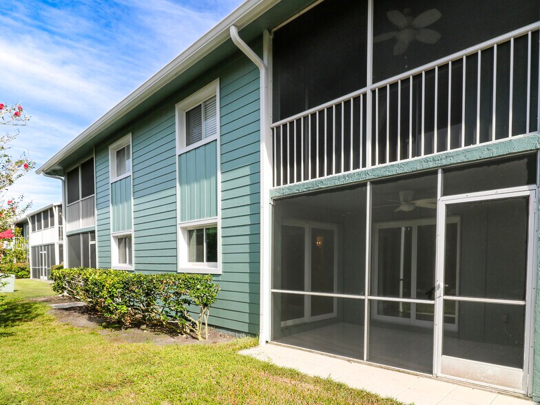 Building Photo - 154 Cypress Way E