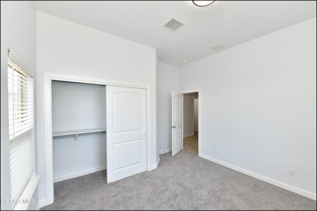 Building Photo - 142 Ruth Trl