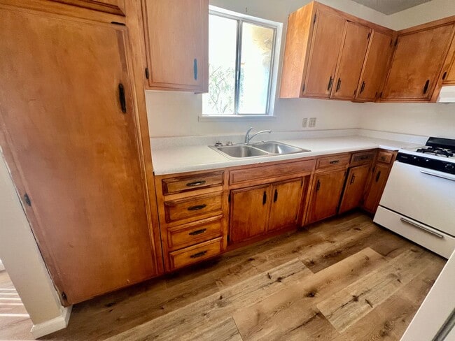 Building Photo - Cozy 3-Bedroom Home Near 29 Palms Base & Joshua Tree