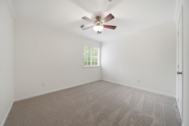 Building Photo - 32334 Summer Park Ln