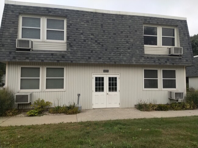 Building Photo - 407 Parker St