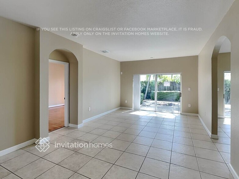 Building Photo - 14323 SW 156th Ave