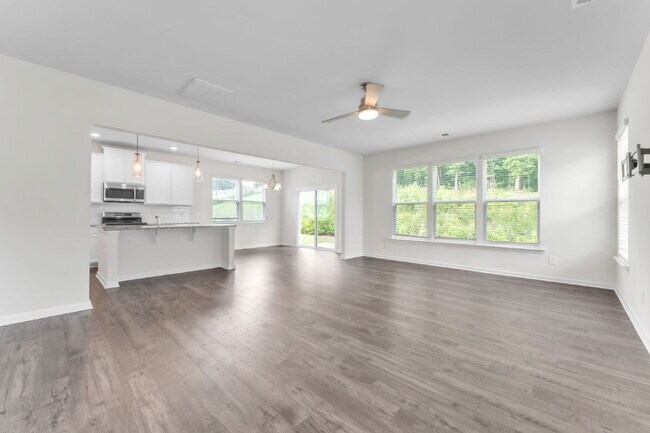 Building Photo - Elegant 3BR/2.5BA Home with Loft & 2-Car Garage in Persimmon Hill $2,100/mo rent