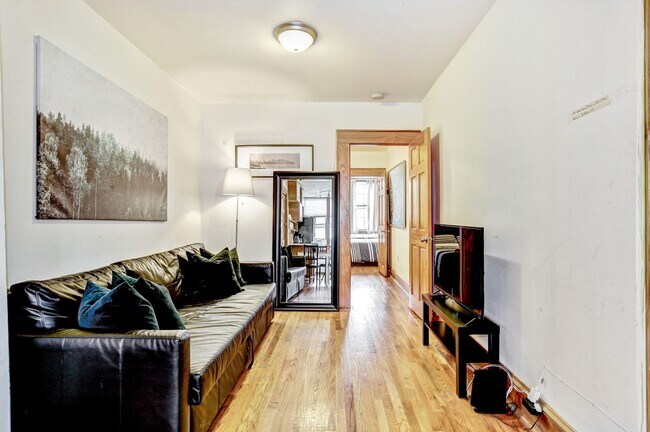 Building Photo - 314 6th St