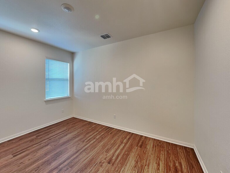 Building Photo - 344 Aspen Waters