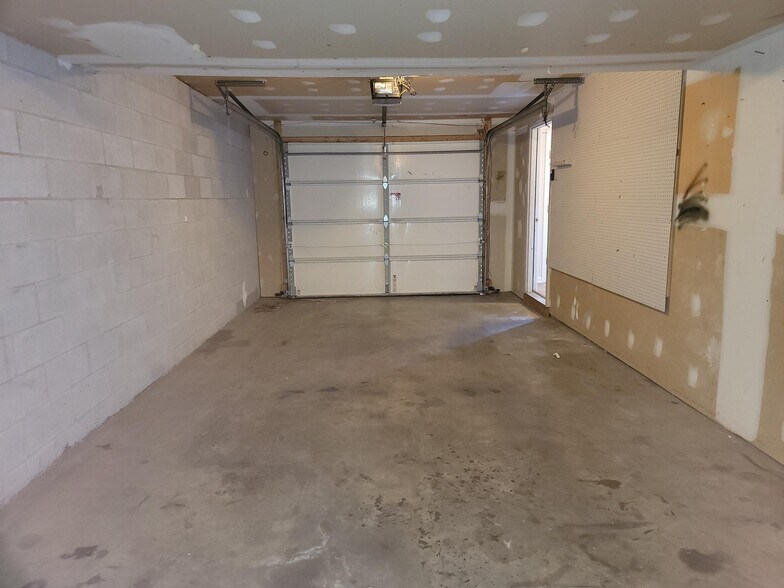 Building Photo - 673 Rockwood Dr