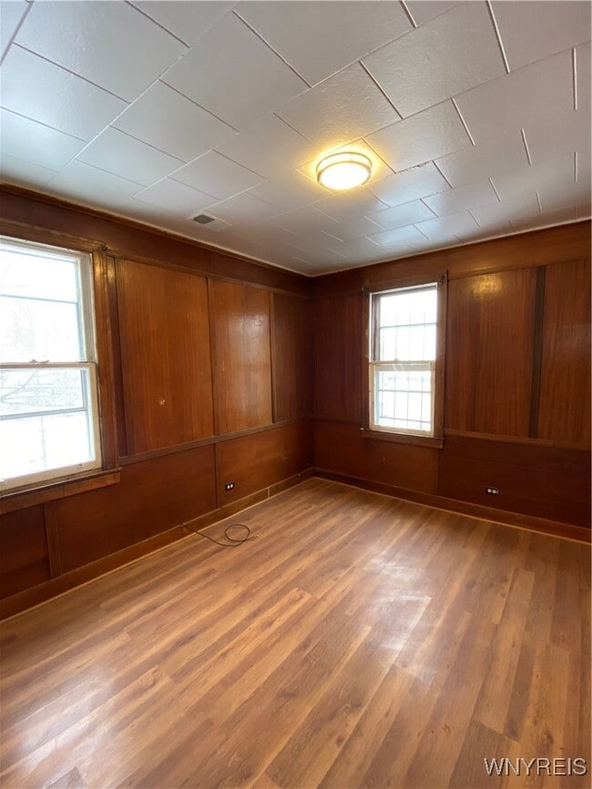 Building Photo - 235 High St