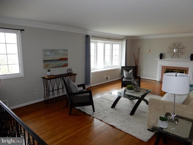 Building Photo - 7115 Warbler Ln