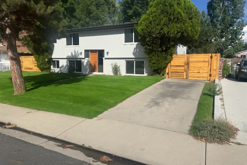 Primary Photo - 806 Meeker St