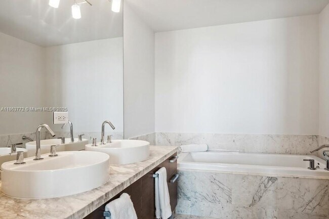 Building Photo - 244 Biscayne Blvd