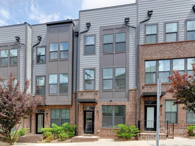 Building Photo - 831 Anderson St