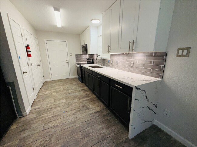 Building Photo - 11915 Greenmesa Dr