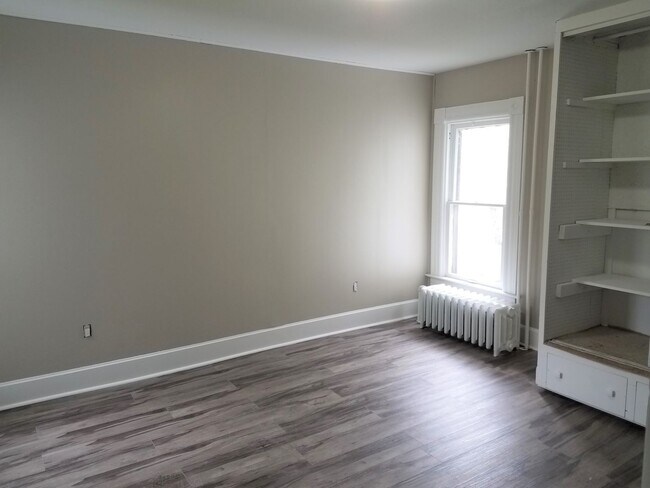 Building Photo - nreferry