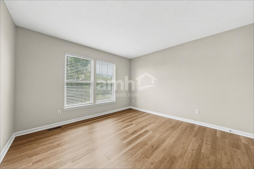 Building Photo - 111 Leather Leaf Ln